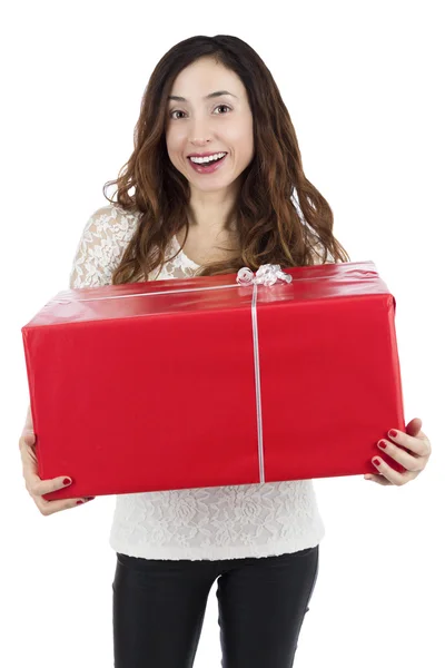 Emocionada mujer sonriente con una gran caja de regalo —  Fotos de Stock