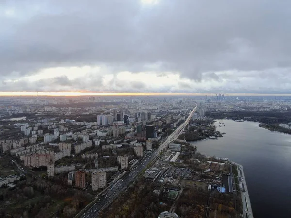 Вид Воздуха Панорамный Городской Пейзаж Большой Высотой Река Большом Городе — стоковое фото