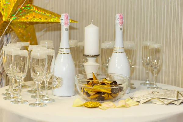 Huwelijkslocaties Het Restaurant Tafels Ingericht Voor Een Feest Bruiloft Receptie — Stockfoto