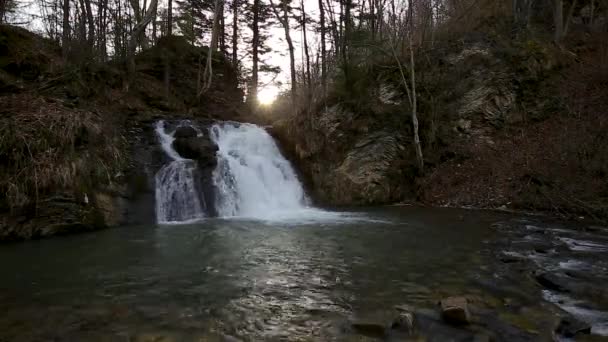 Wunderschöner Wasserfall Auf Dem Gebirgsfluss Karpaten Wasserfall Nationalpark Skole Beskiden — Stockvideo