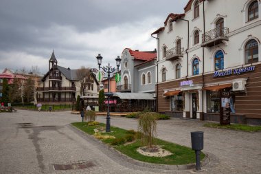 20 Nisan 2021 Truskavets Ukrayna 'da bir balneoloji tesisidir. Truskavets İlkbahar Parkı