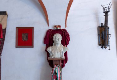 3 Mayıs 2021, Saint Miklos Kalesi (Çin Yarımadası). Chinadiyev Şatosu (ayrıca Aziz Miklos Kalesi olarak da bilinir) Ukrayna 'nın Ukrayna' daki Chinadiyovo köyünün 14.-19. yüzyıllara ait bir mimari anıttır..