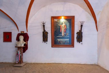 3 Mayıs 2021, Saint Miklos Kalesi (Çin Yarımadası). Chinadiyev Şatosu (ayrıca Aziz Miklos Kalesi olarak da bilinir) Ukrayna 'nın Ukrayna' daki Chinadiyovo köyünün 14.-19. yüzyıllara ait bir mimari anıttır..