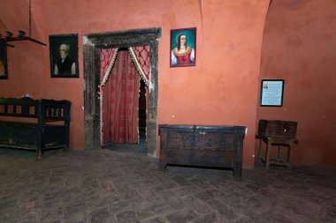 3 Mayıs 2021, Saint Miklos Kalesi (Çin Yarımadası). Chinadiyev Şatosu (ayrıca Aziz Miklos Kalesi olarak da bilinir) Ukrayna 'nın Ukrayna' daki Chinadiyovo köyünün 14.-19. yüzyıllara ait bir mimari anıttır..