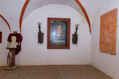 3 Mayıs 2021, Saint Miklos Kalesi (Çin Yarımadası). Chinadiyev Şatosu (ayrıca Aziz Miklos Kalesi olarak da bilinir) Ukrayna 'nın Ukrayna' daki Chinadiyovo köyünün 14.-19. yüzyıllara ait bir mimari anıttır..