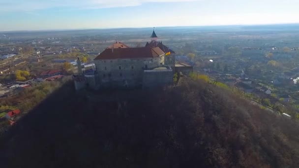 Luchtfoto Van Palanok Kasteel Mukachevo Stad Oekraïne Het Palanok Kasteel — Stockvideo