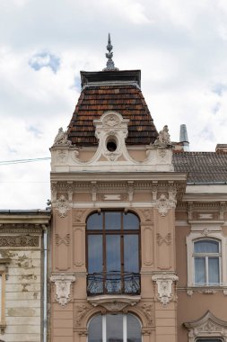 LVIV, UKRAINE - 26 Mayıs 2021. Svobody Bulvarı, şehrin merkezinin eşsiz mimarisi..