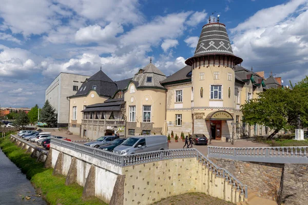 Maio 2021 Berehove City Transcarpathia Ukraine Rua Central Edifício Restaurante — Fotografia de Stock