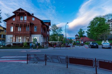 27 Nisan 2021. Truskavets, Ukrayna. Truskavets 365 numaralı otel Truskavets şehrinde dinlenmektedir. Truskavets şehrinin manzarası.