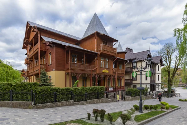 Abril 2021 Truskavets Ucrânia Edifício Madeira Único Park Hotel Paisagem — Fotografia de Stock