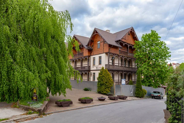 27 Nisan 2021. Truskavets, Ukrayna. Truskavets şehrinde dinlenmek üzere 