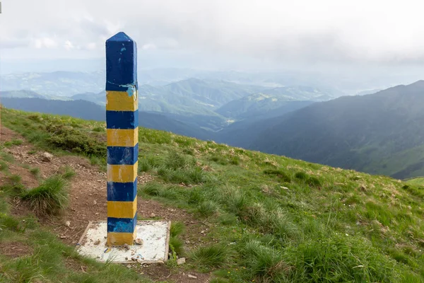 Grensafbakening Grens Tussen Oekraïne Roemenië Het Karpaten Gebergte — Stockfoto