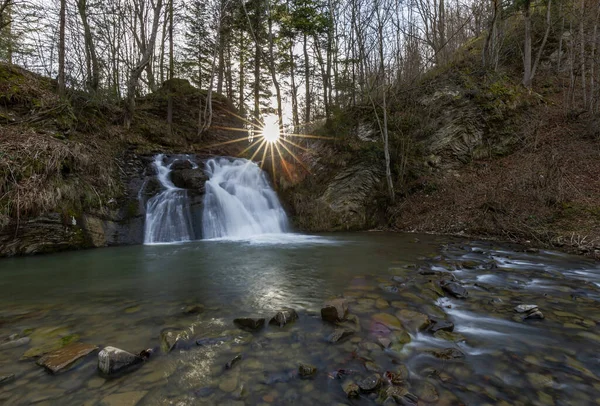 Het Concept Van Ongerepte Natuur Een Prachtige Waterval Met Kristalhelder — Stockfoto