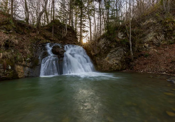 Het Concept Van Ongerepte Natuur Een Prachtige Waterval Met Kristalhelder — Stockfoto