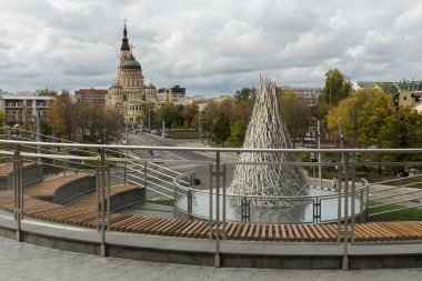 Kharkiv şehri, Ukrayna - 20 Ekim 2025: Kharkiv 'deki Kutsal Annunciation Katedrali, Doğu Avrupa' nın en büyük katedrali..
