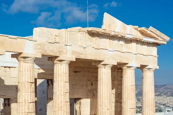 Parte Della Trabeazione Con Colonne Doriche Formato Orizzontale — Foto Stock