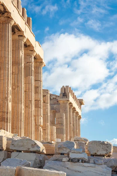 Colunas Dóricas Parthenon Encontro Céu Azul Com Nuvens Acropolis Atenas — Fotografia de Stock