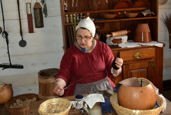 Old Salem, NC: Docent Cucire a casa Miksch — Foto Stock