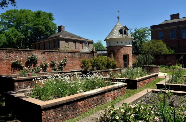 New Bern, NC: Tryon Palace Jardins de Entrada e Dovecote — Fotografia de Stock
