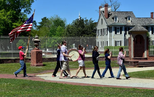 New bern, nc: fife und drum corps attryon palace — Stockfoto