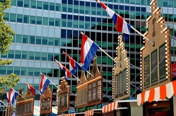 NYC:  NYC: New Amsterdam Village Gabled Houses — Stock Photo, Image