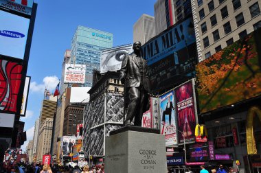 Nyc: Times Meydanı George M.Cohan Heykeli ile