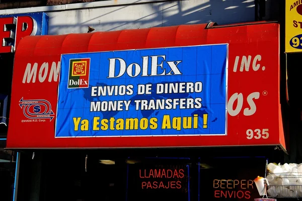 NYC: Sinal bilíngue em espanhol e inglês — Fotografia de Stock