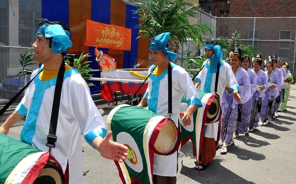 NYC: Drumers at Burmese Thingyan Festival — Stock Photo, Image