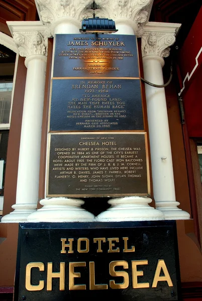 Нью-Йорк: Бляшок історичного готелю "Челсі" — стокове фото