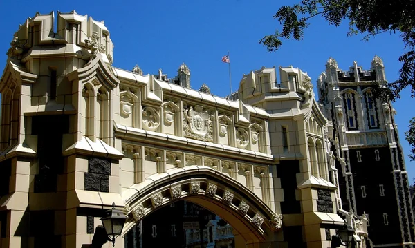 NYC: Arco da Avenida Convento em CUNY — Fotografia de Stock