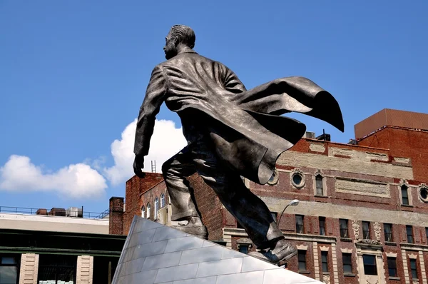 NYC: Adam Clayton Powell Statue in Harlem — Stock Photo, Image