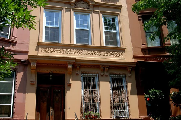 NYC:  Elegant Townhouse in Harlem — Stock Photo, Image