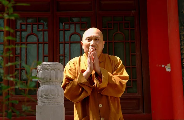 Xi 'an, China: Monje en el Templo Da Xing San — Foto de Stock