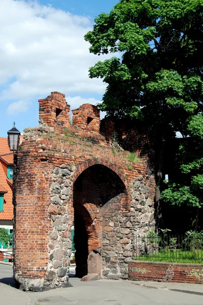 Torun, Polsko: germánská Rytířský hrad bran — Stock fotografie
