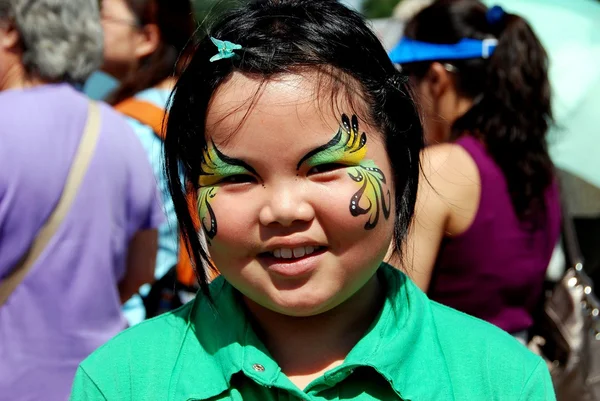 Queens, Nueva York: Niña con la cara pintada — Foto de Stock