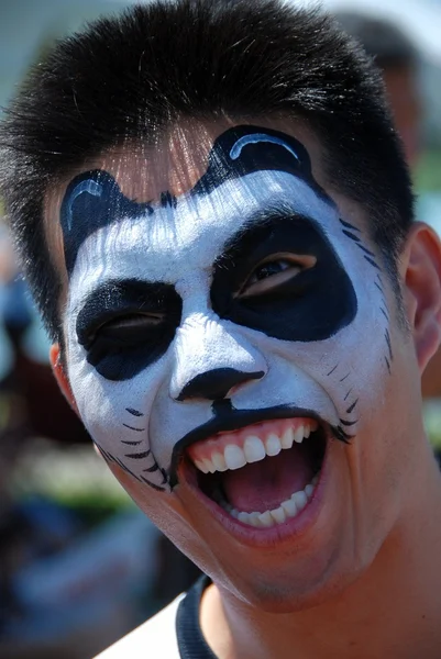 Queens, NYC: Homem Asiático com Pintura Facial Panda — Fotografia de Stock