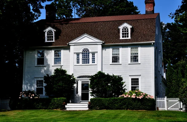 Washington, ct: 18e-eeuwse huis op dorp groen — Stockfoto