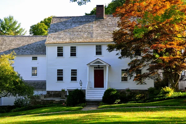 Вашингтон, шт. Коннектикут: Дом XVIII века в деревне Грин — стоковое фото
