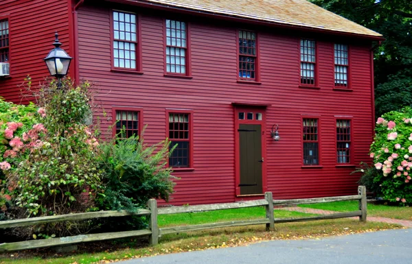 Deerfield, MA: 18th Century Colonial Home — Stock Photo, Image