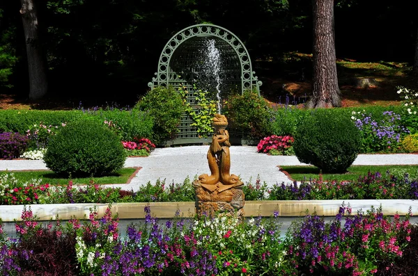 Lenox, MA: Formal French Garden at The Mount — Stock Photo, Image