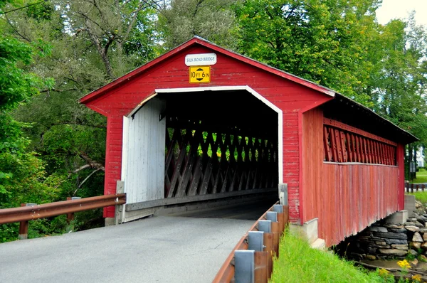 Bennington, Vt: Sidenvägen täckta bron — Stockfoto