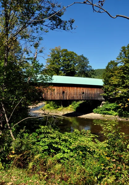 Saxton's River,VT:  1870 Hall Covered Bridge — Stock Photo, Image