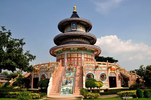 Kanchanaburi, Tayland: Qing Shou Si Çince Tapınağı — Stok fotoğraf