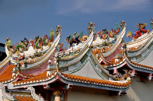 Kanchanaburi, Tailândia: Templo chinês de Kwan de Miao — Fotografia de Stock