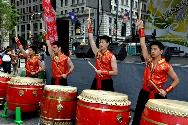 NYC: Taiwanees Drummers — Stockfoto