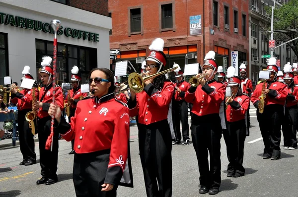 New York: Fülöp függetlenség napja Parade Marching Band — Stock Fotó