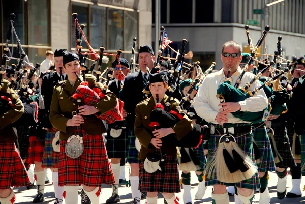 NYC: Scottish Tartan Day Parade Pipers — Stock Photo, Image