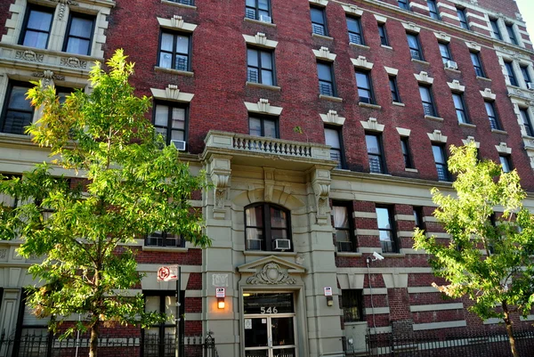 NYC: Ebola Patient Apartment Building — Stock Photo, Image