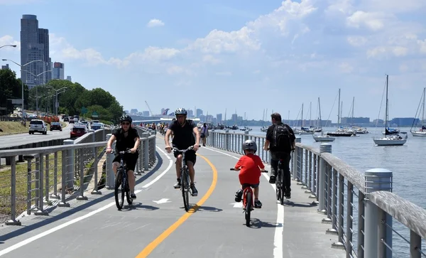 Ciudad de Nueva York: ciclistas en Riverside Park —  Fotos de Stock