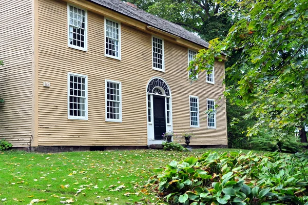 Deerfield, MA: 18th Century Colonial Home — Stock Photo, Image